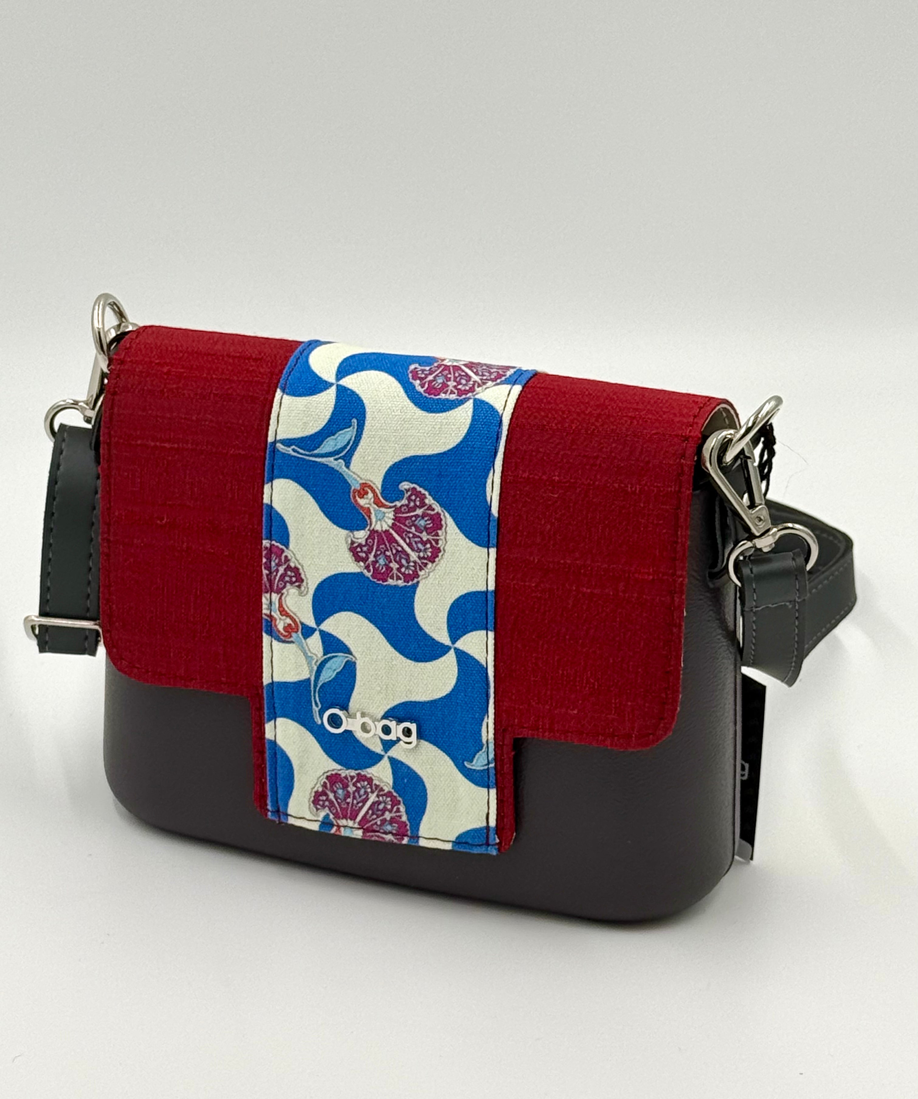 O bag – O pocket crossbody bag (grey / burgundy patterned flap)