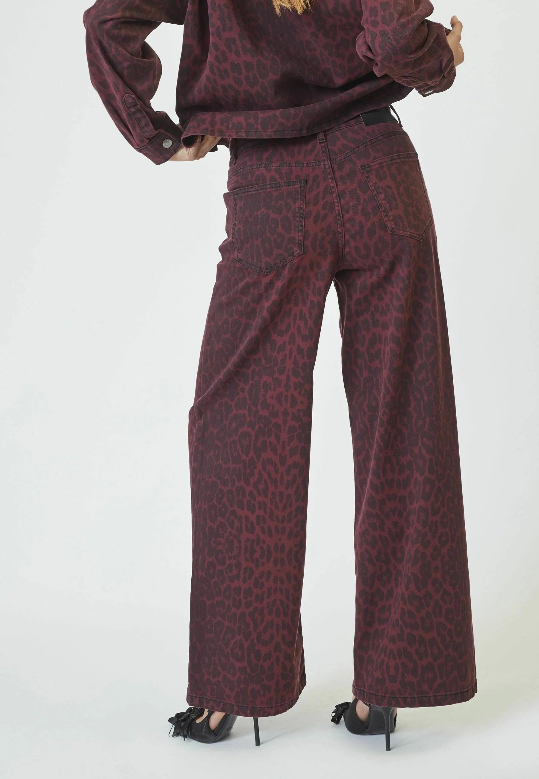 Co'couture Leocc Animal Print Wide-Leg Jeans – Black