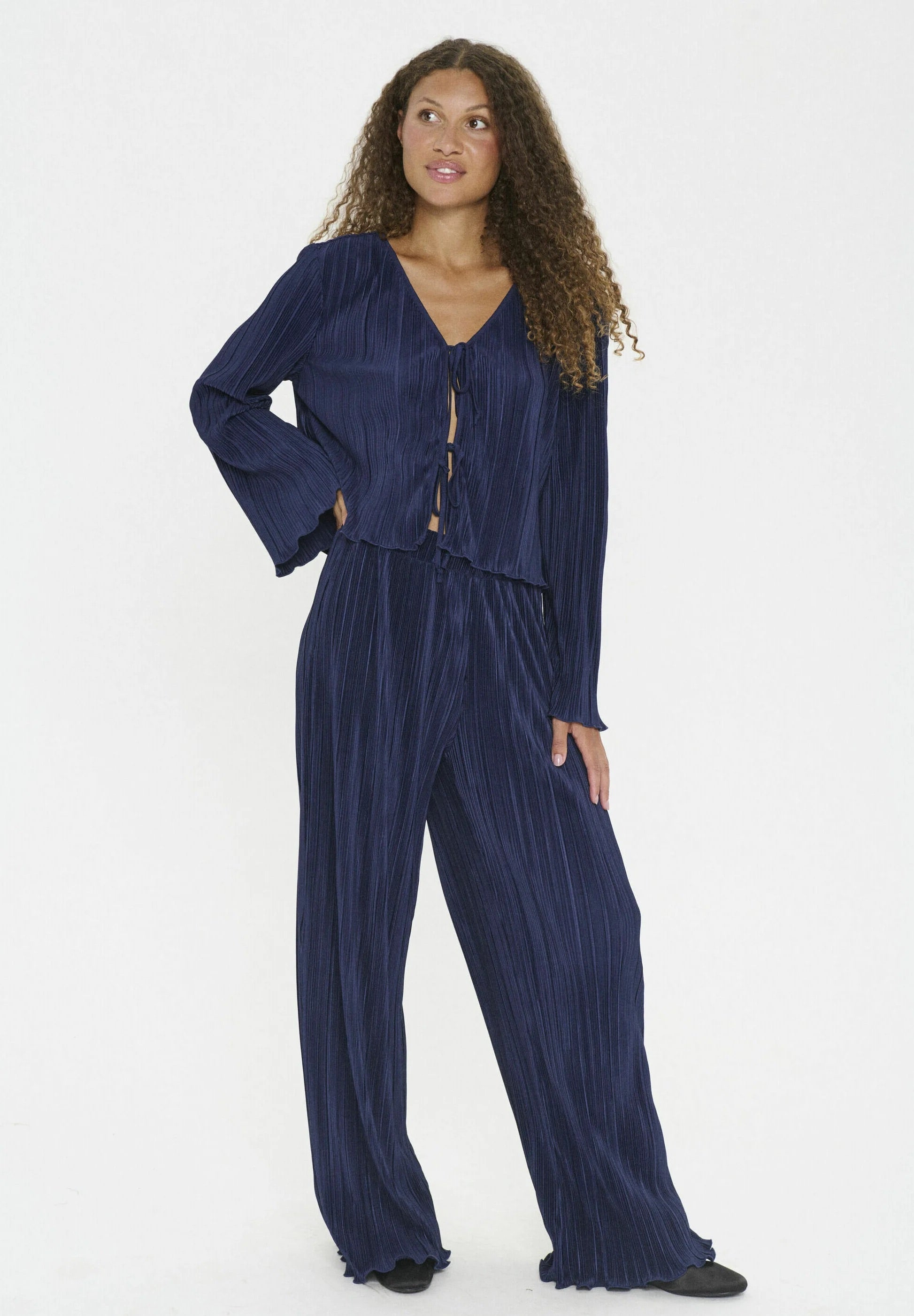 Saint Tropez ZUNISZ TIE Pleated Blouse - Eclipse